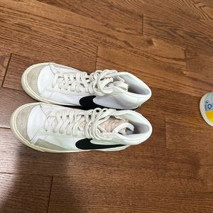 Nike high tops size 6.5 women’s